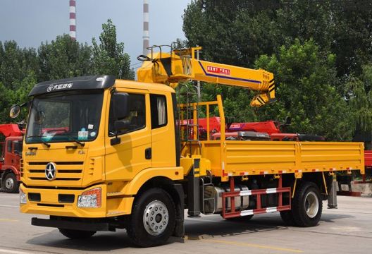 點擊查看詳細信息<br>標題：8噸大運隨車吊 閱讀次數：2059