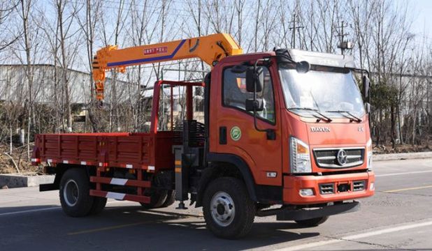 點擊查看詳細信息<br>標題：3.2噸大運隨車吊 閱讀次數(shù)：2129