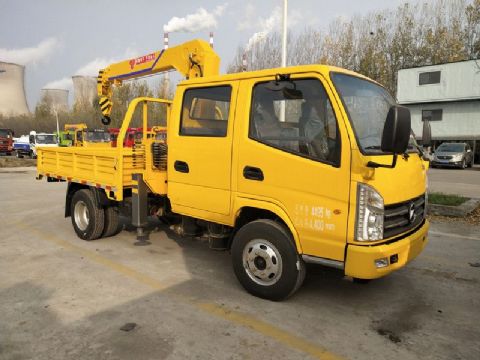 點擊查看詳細信息<br>標題：凱馬雙排隨車吊 閱讀次數(shù)：2197