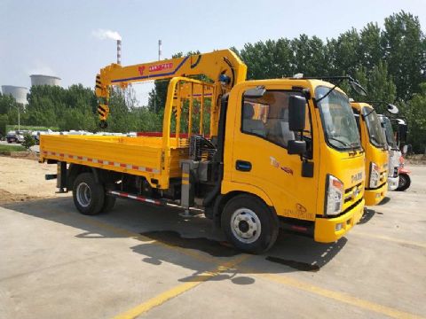 點擊查看詳細信息<br>標題：4噸唐駿隨車吊 閱讀次數(shù)：2168