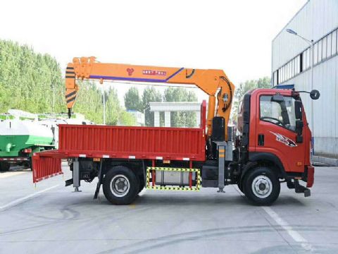點擊查看詳細信息<br>標題：4噸重汽王牌隨車吊 閱讀次數(shù)：2179