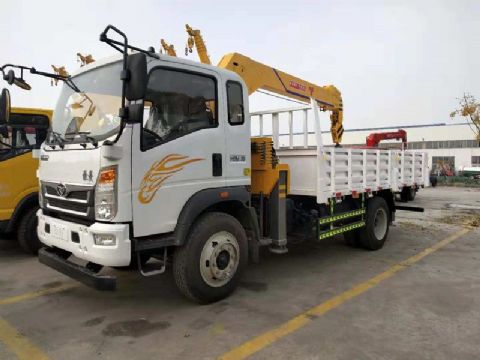 點擊查看詳細信息<br>標題：5噸重汽豪曼隨車吊 閱讀次數(shù)：2308