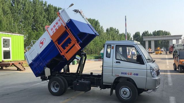 點擊查看詳細信息<br>標題：藍牌時風風菱垃圾車 閱讀次數：2385